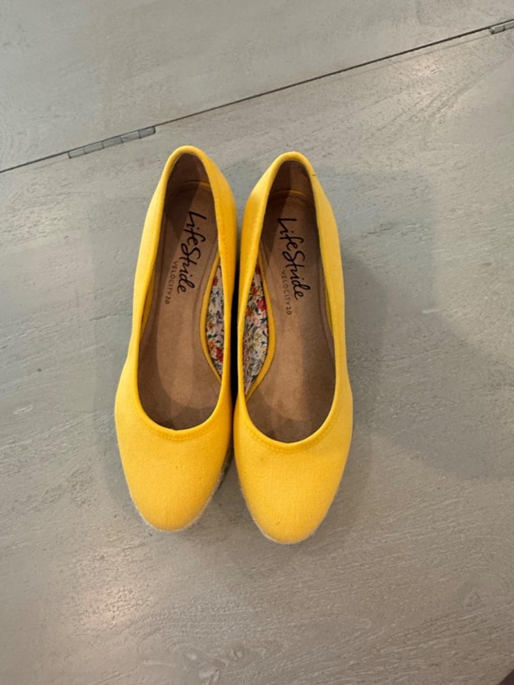 Life Stride Velocity 2.0 Yellow Shoes; Sz: 6.5M - Picture 4 of 8